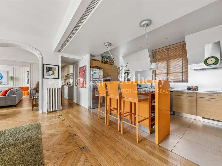 Appartement Paris 16e - 4 chambres - 207m²