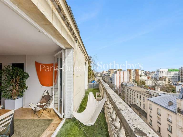 Appartement Paris 16e - 4 chambres - 207m²