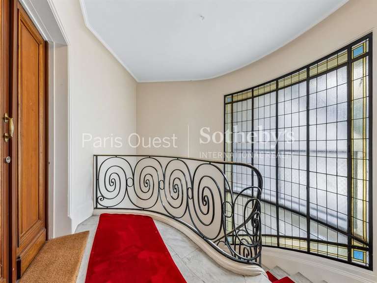 Appartement Paris 16e - 4 chambres - 207m²