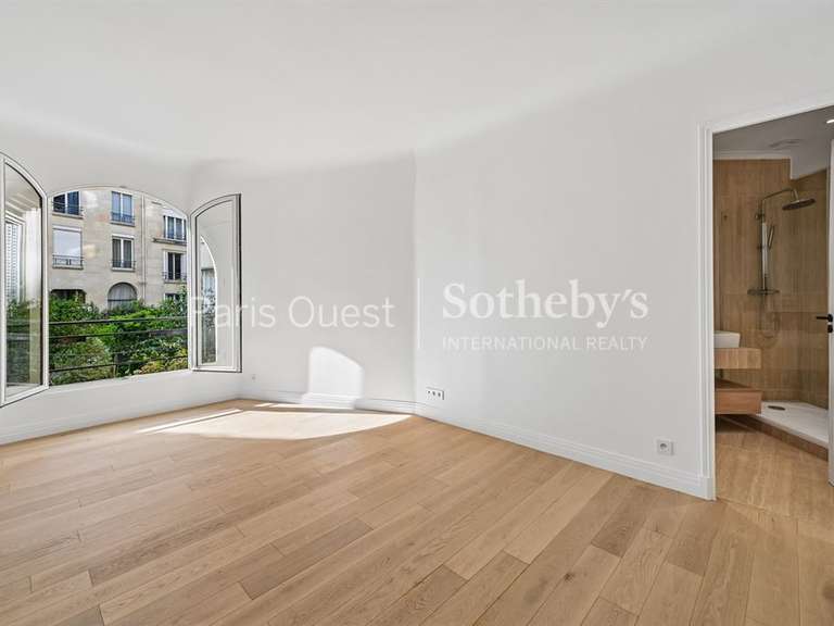 Appartement Paris 16e - 1 chambre - 87m²