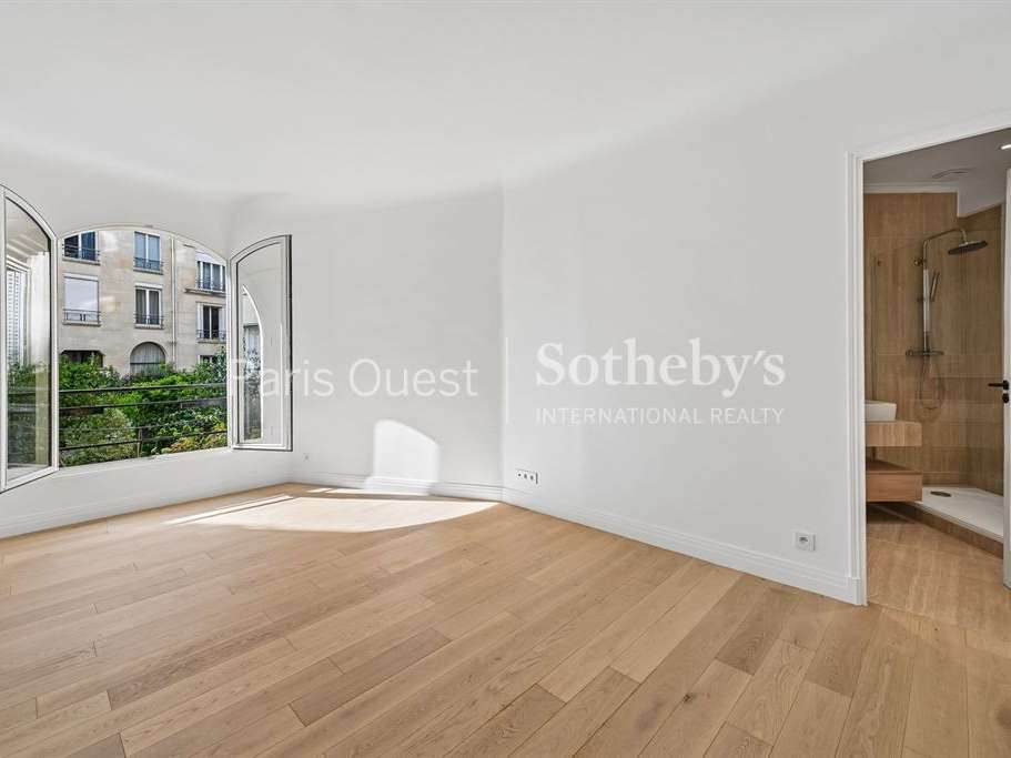 Apartment Paris 16e