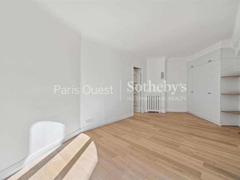 Apartment Paris 16e