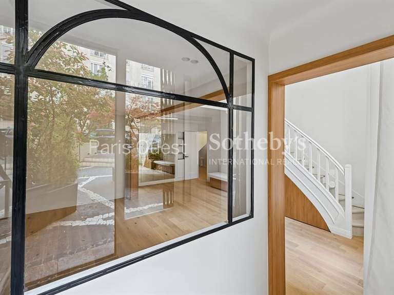 Appartement Paris 16e - 1 chambre - 87m²