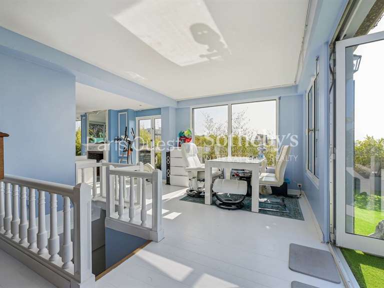 Appartement Paris 16e - 4 chambres - 200m²