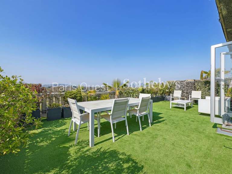 Appartement Paris 16e - 4 chambres - 200m²