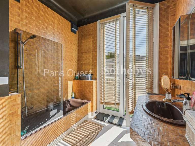Appartement Paris 16e - 4 chambres - 200m²
