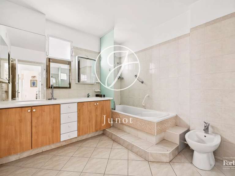 Appartement Paris 16e - 2 chambres - 95m²