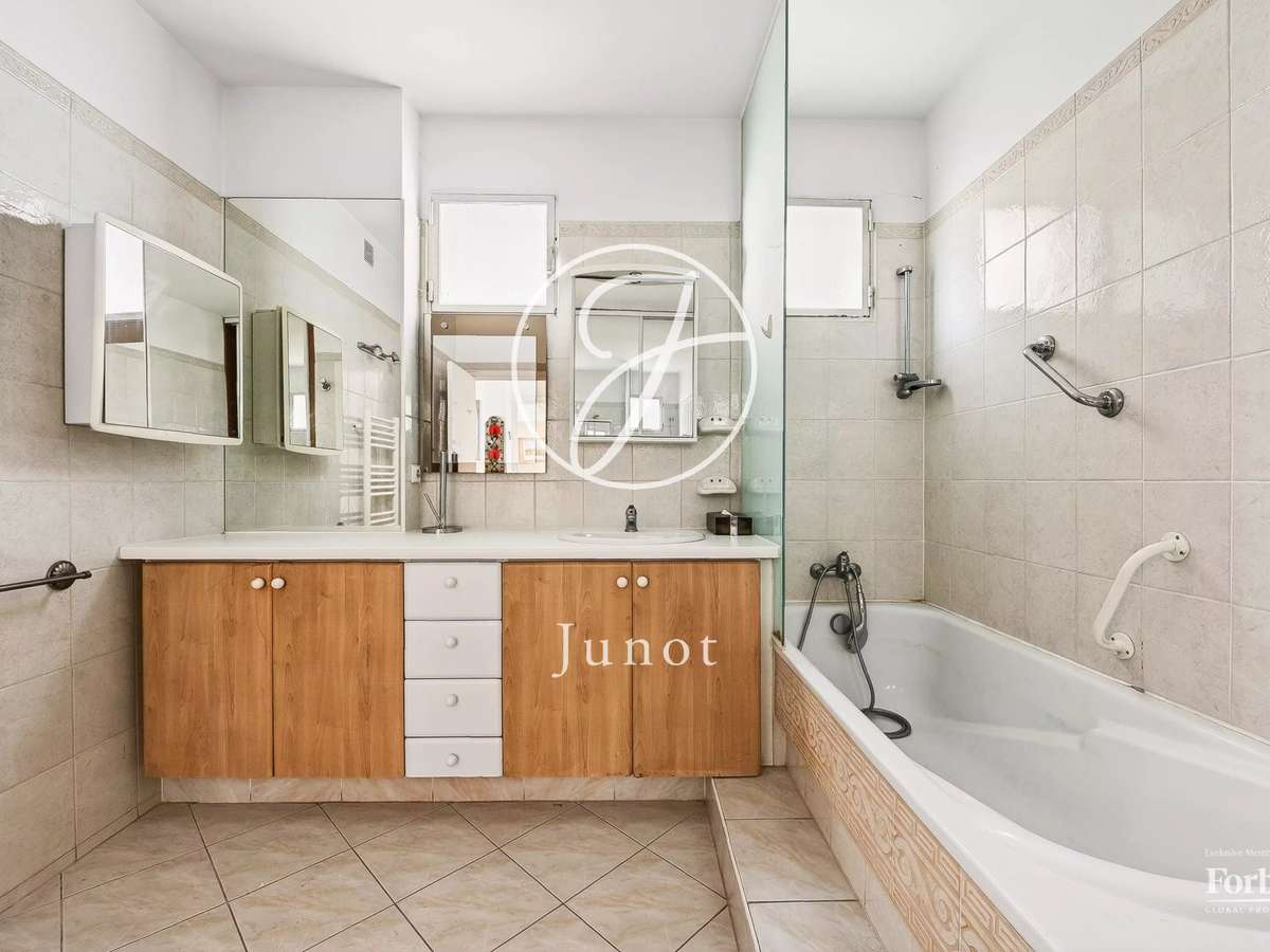 Apartment Paris 16e