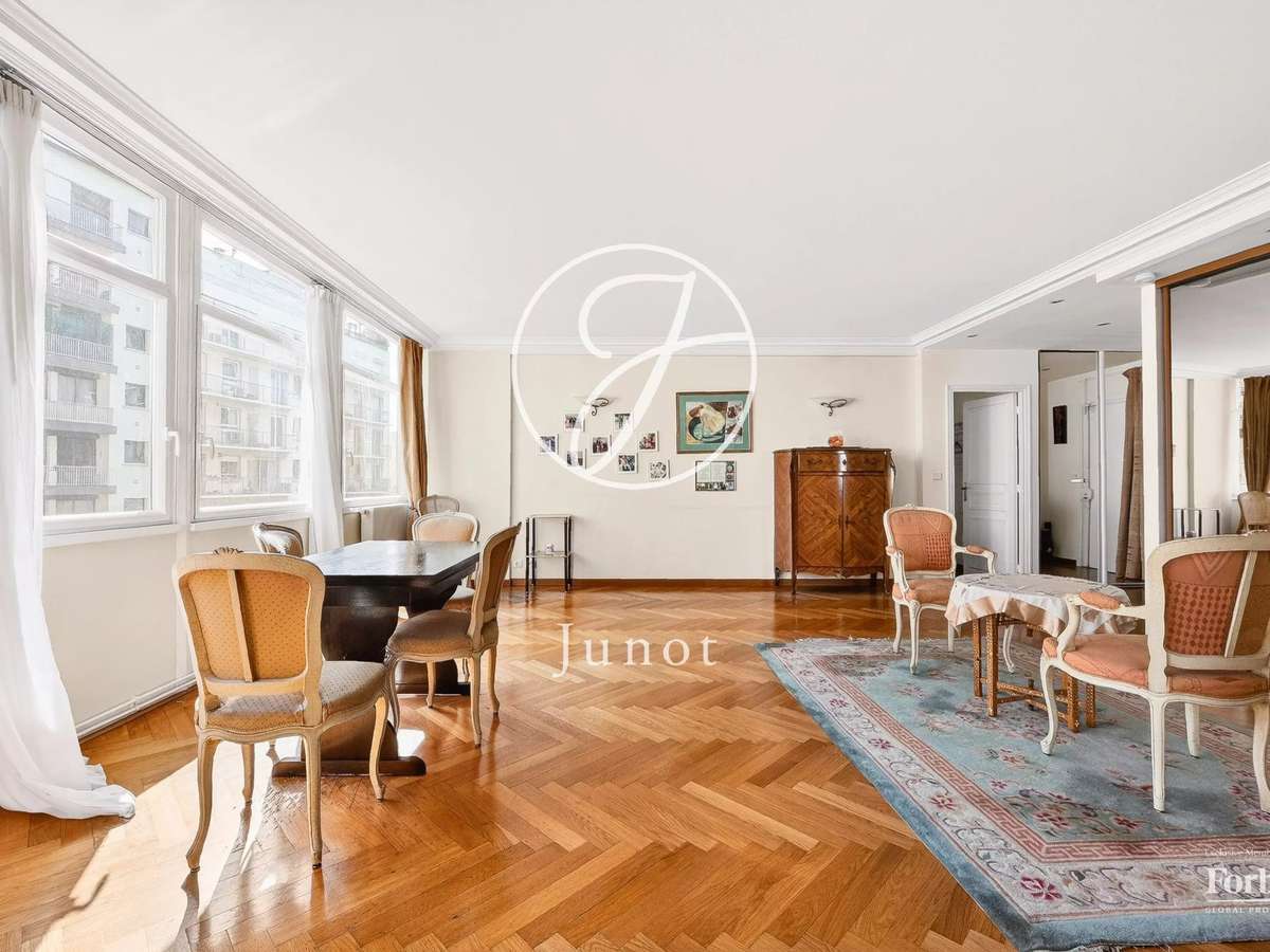 Apartment Paris 16e