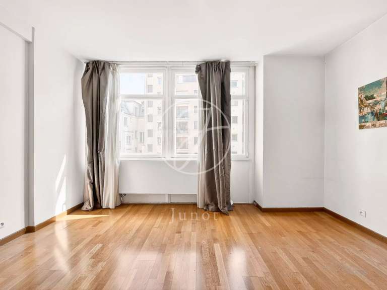 Appartement Paris 16e - 2 chambres - 95m²