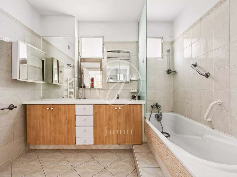 Appartement Paris 16e - 2 chambres - 95m²