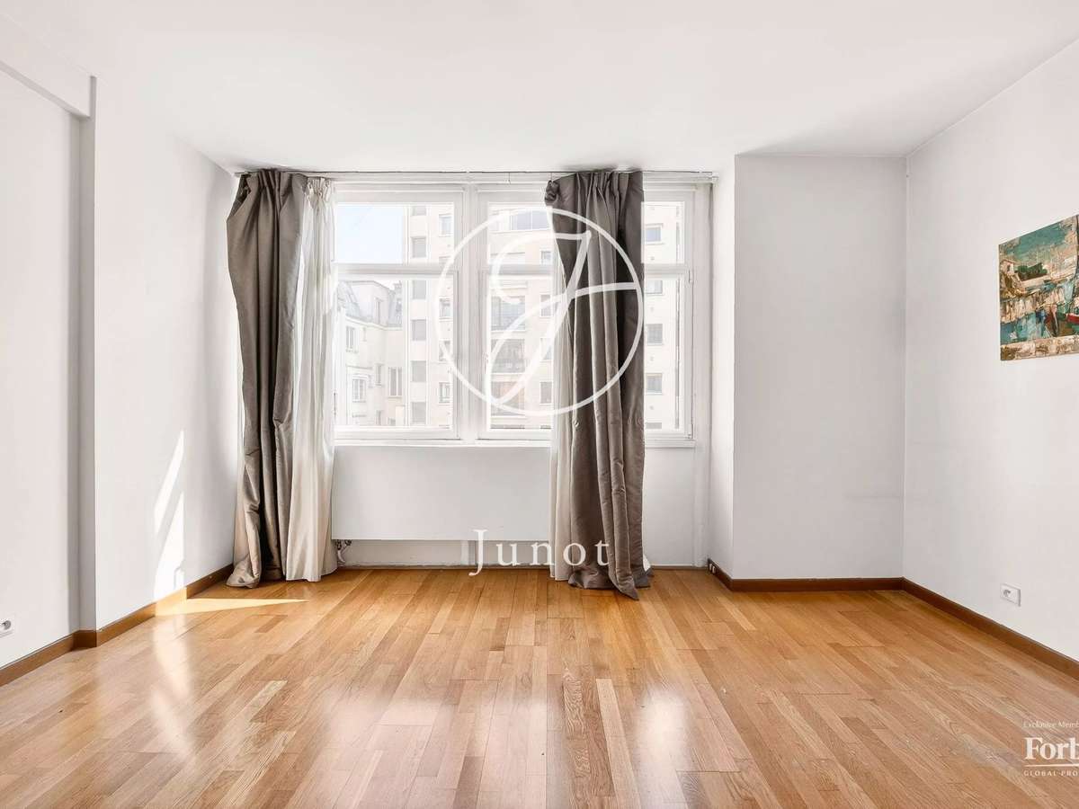 Apartment Paris 16e