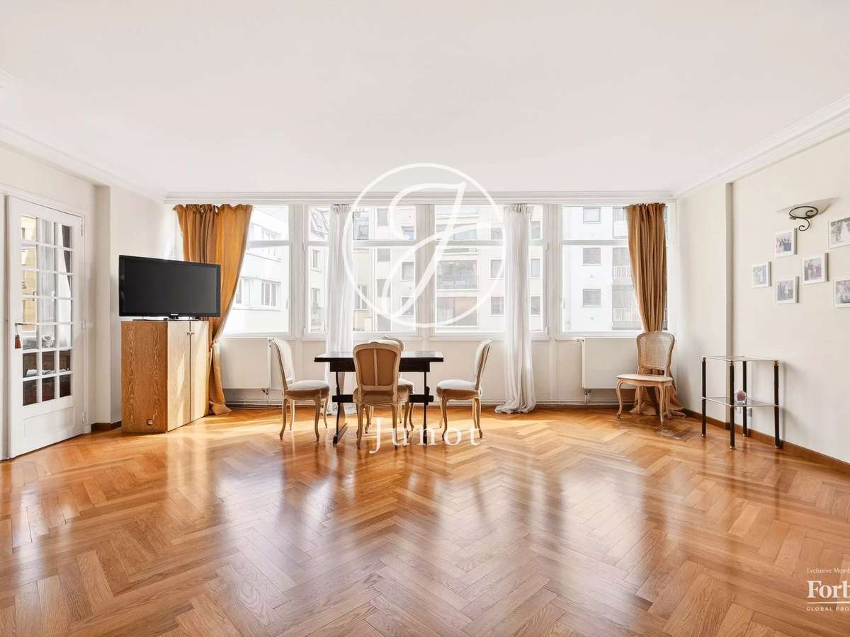 Apartment Paris 16e