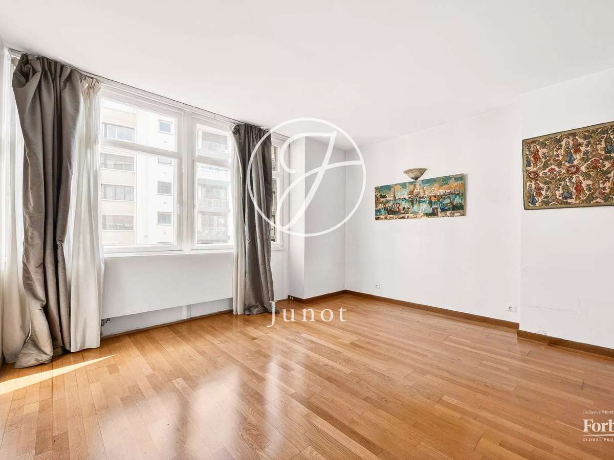 Apartment Paris 16e
