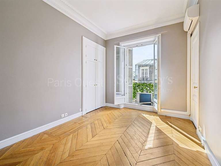 Appartement Paris 16e - 4 chambres - 285m²