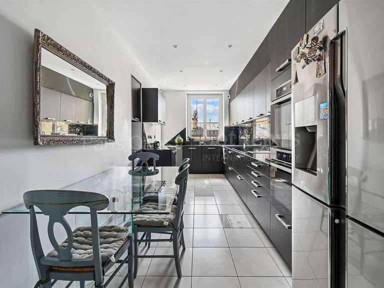 Appartement Paris 16e - 4 chambres - 285m²