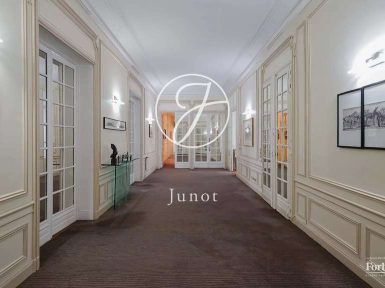 Appartement Paris 16e - 8 chambres - 453m²