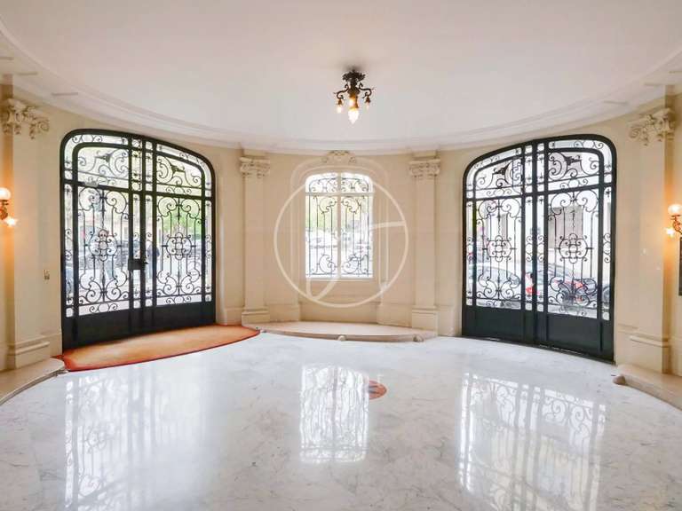 Appartement Paris 16e - 8 chambres - 453m²