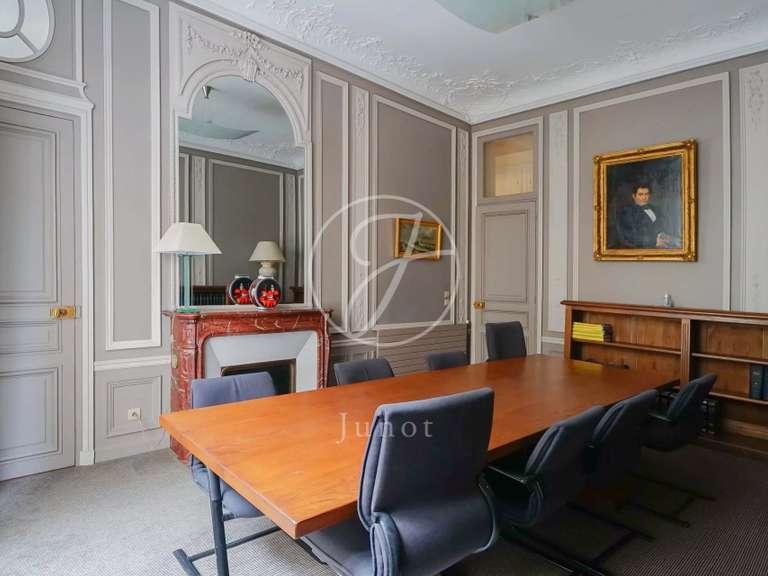 Appartement Paris 16e - 8 chambres - 453m²