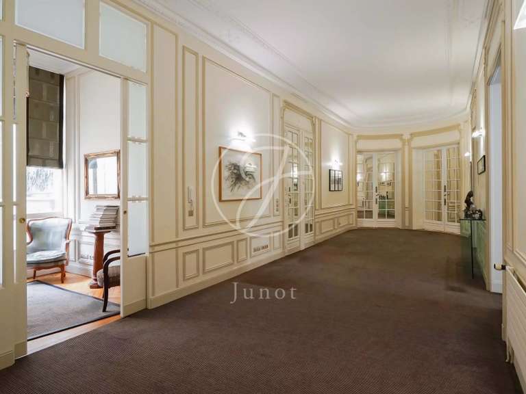 Appartement Paris 16e - 8 chambres - 453m²