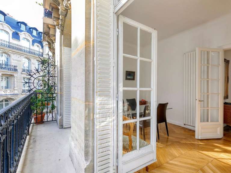 Appartement Paris 16e - 3 chambres - 141m²