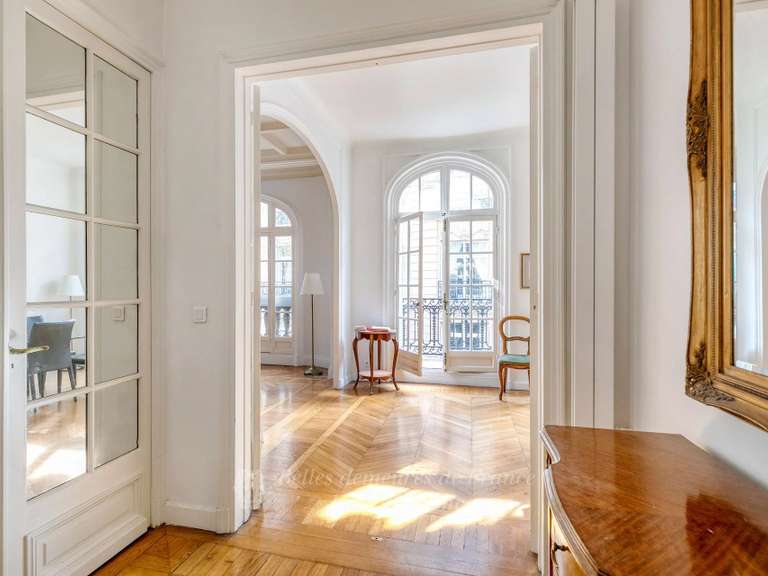 Appartement Paris 16e - 3 chambres - 141m²