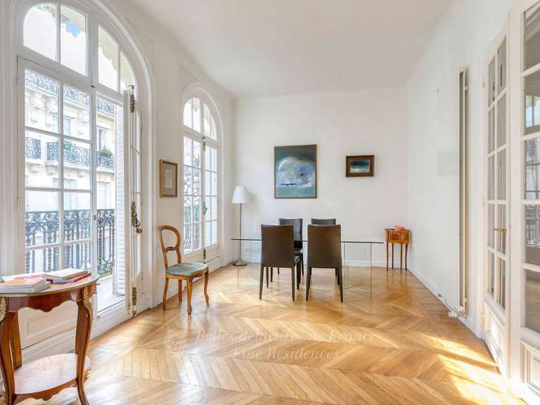 Appartement Paris 16e - 3 chambres - 141m²