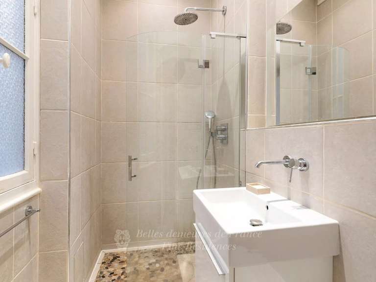 Appartement Paris 16e - 3 chambres - 141m²