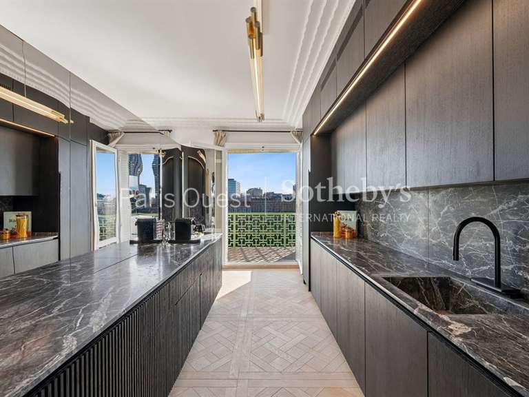 Appartement Paris 16e - 3 chambres - 190m²