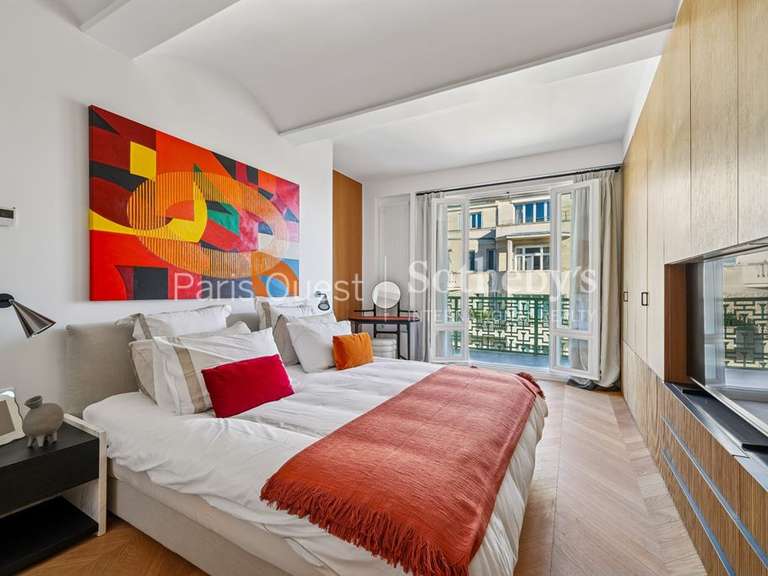 Appartement Paris 16e - 3 chambres - 190m²