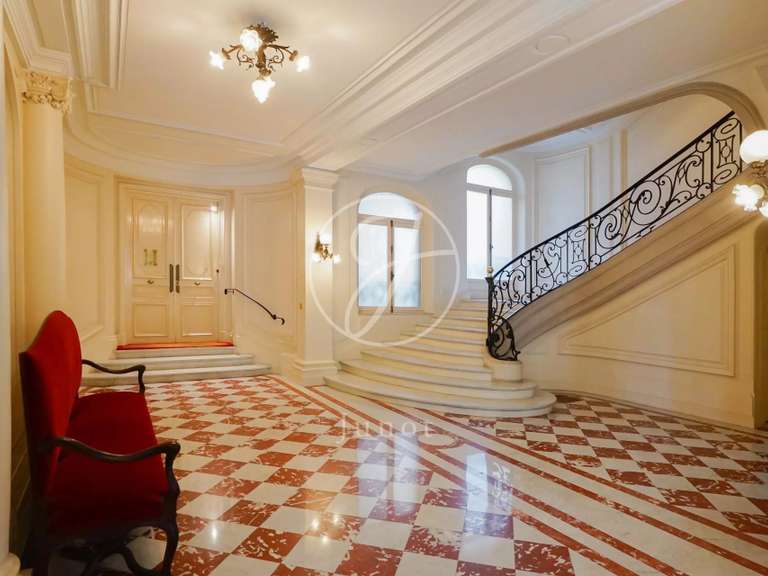 Appartement Paris 16e - 3 chambres - 453m²