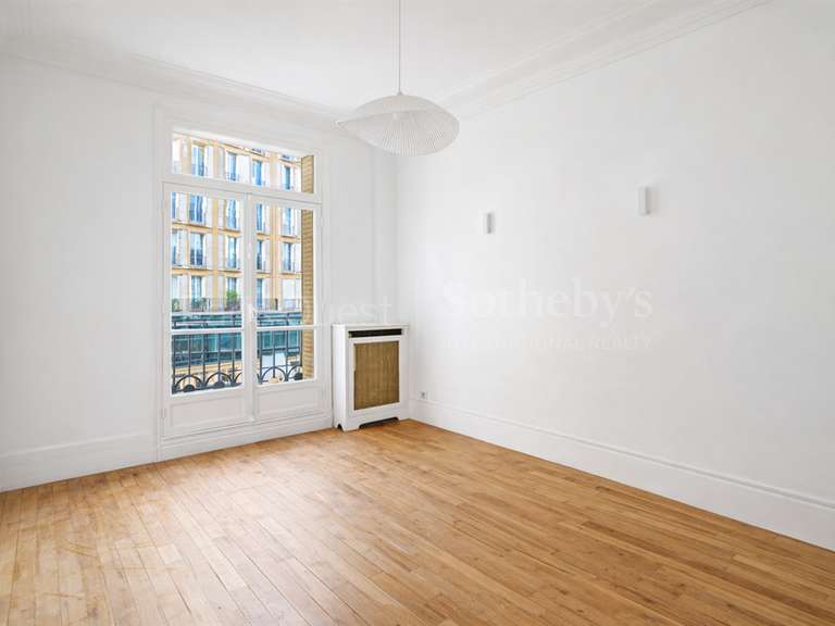 Appartement Paris 16e - 3 chambres - 173m²
