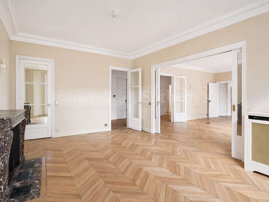 Apartment Paris 16e