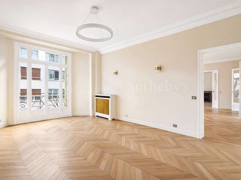 Appartement Paris 16e - 3 chambres - 173m²