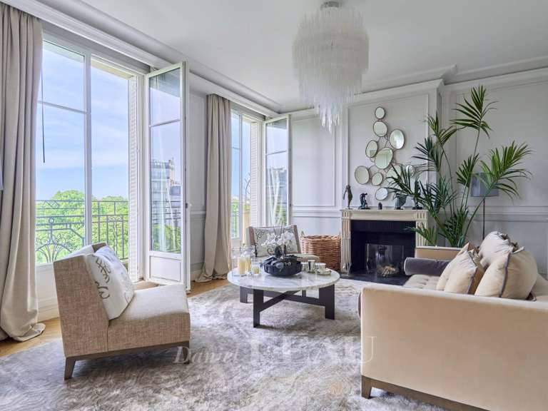 Appartement Paris 16e - 4 chambres - 211m²