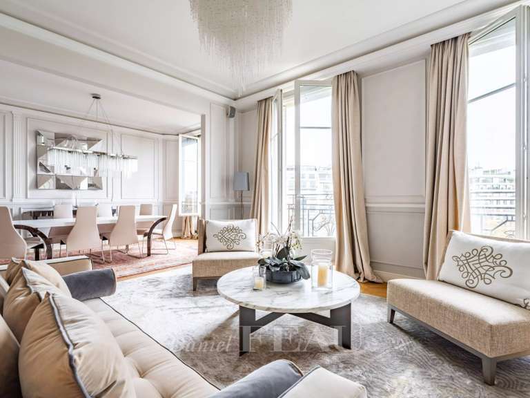 Apartment Paris 16e - 4 bedrooms - 211m²