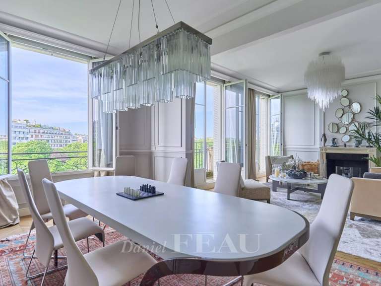 Appartement Paris 16e - 4 chambres - 211m²