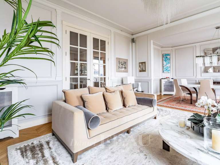 Apartment Paris 16e - 4 bedrooms - 211m²