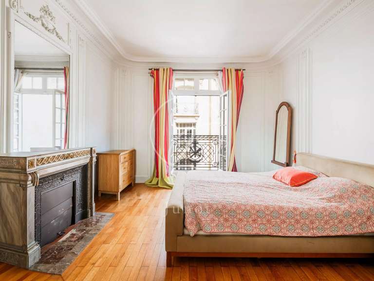Appartement Paris 16e - 4 chambres - 156m²