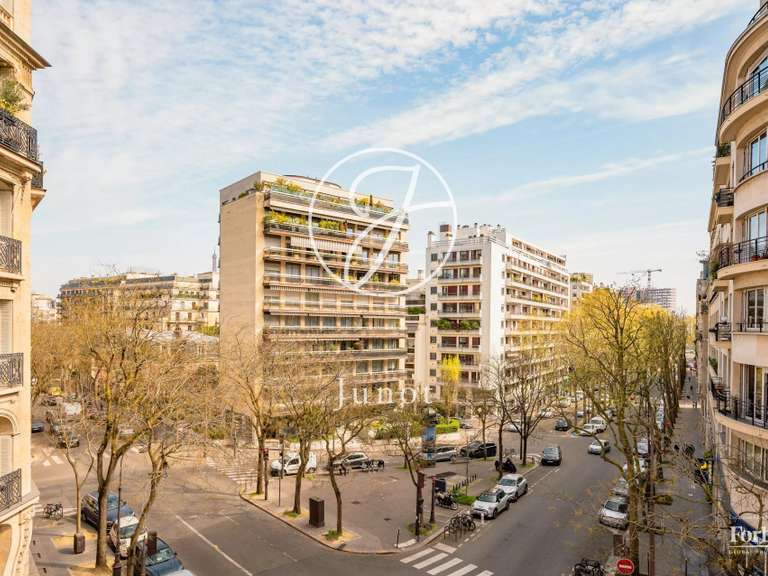 Appartement Paris 16e - 4 chambres - 156m²