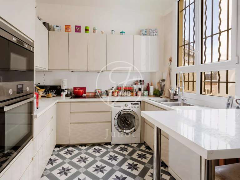 Appartement Paris 16e - 4 chambres - 156m²