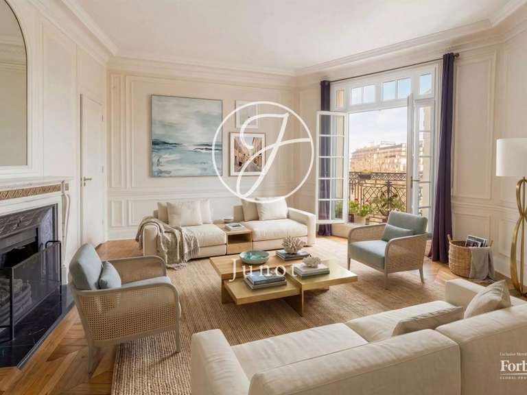 Appartement Paris 16e - 4 chambres - 156m²