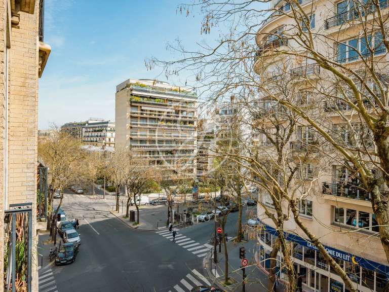 Appartement Paris 16e - 4 chambres - 156m²