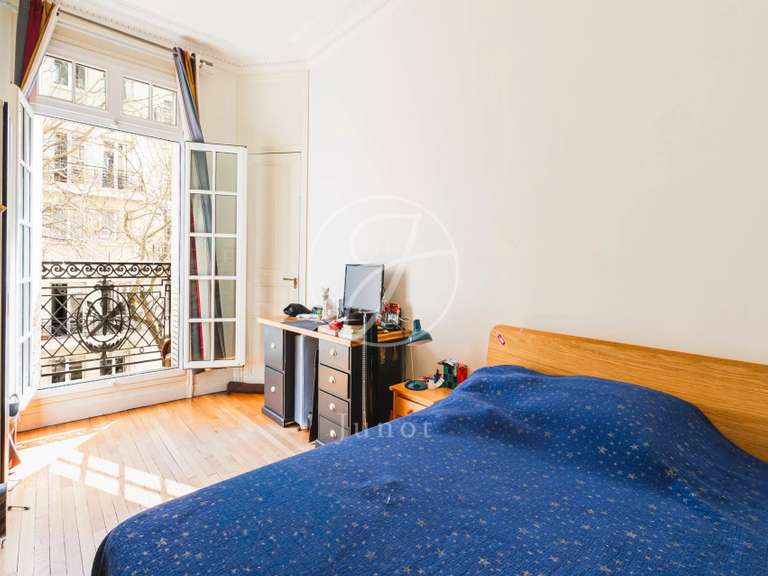 Appartement Paris 16e - 4 chambres - 156m²