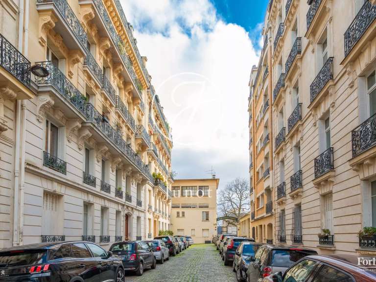 Appartement Paris 16e - 4 chambres - 163m²