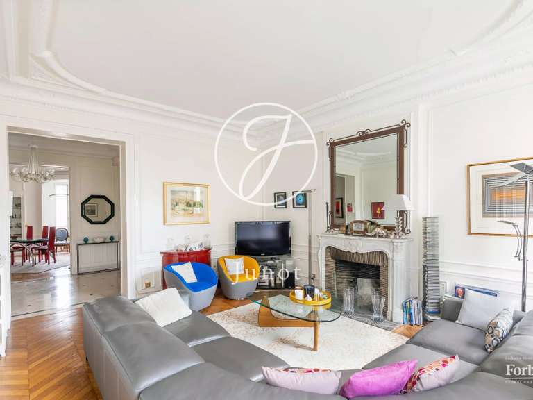 Appartement Paris 16e - 4 chambres - 163m²