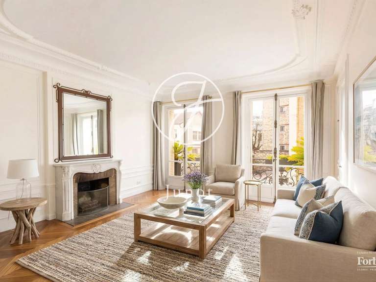 Appartement Paris 16e - 4 chambres - 163m²
