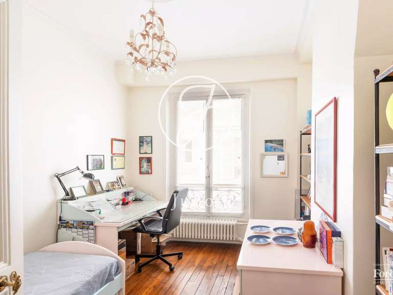 Appartement Paris 16e - 4 chambres - 163m²