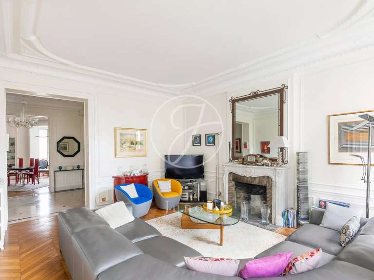 Appartement Paris 16e - 4 chambres - 163m²