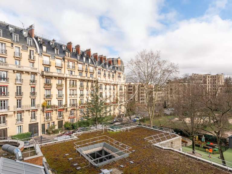 Appartement Paris 16e - 4 chambres - 163m²